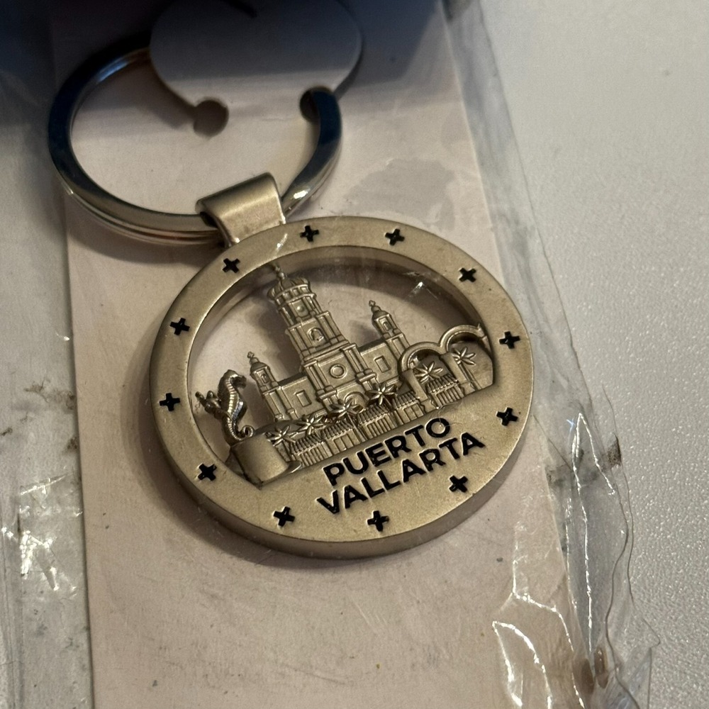 Puerto Vallerto‎ Silver Tone Metal Keychain Key Ring